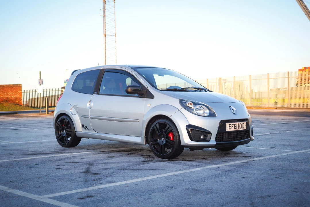 2011 Renault - Image 10 of 31