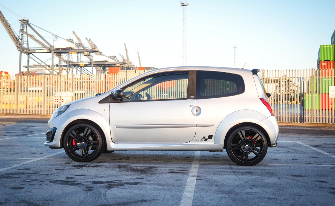 2011 Renault - Image 5 of 31