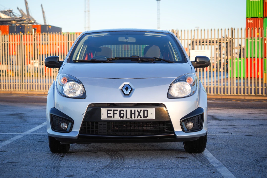 2011 Renault - Image 11 of 31