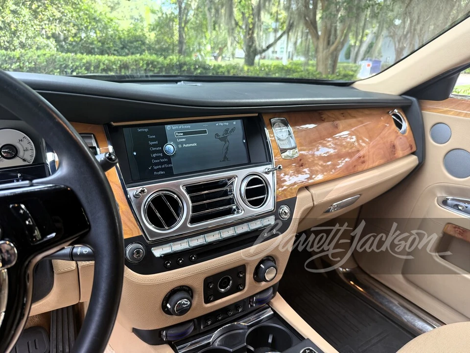 2011 Rolls-Royce Ghost 1st Gen - Image 22 of 31