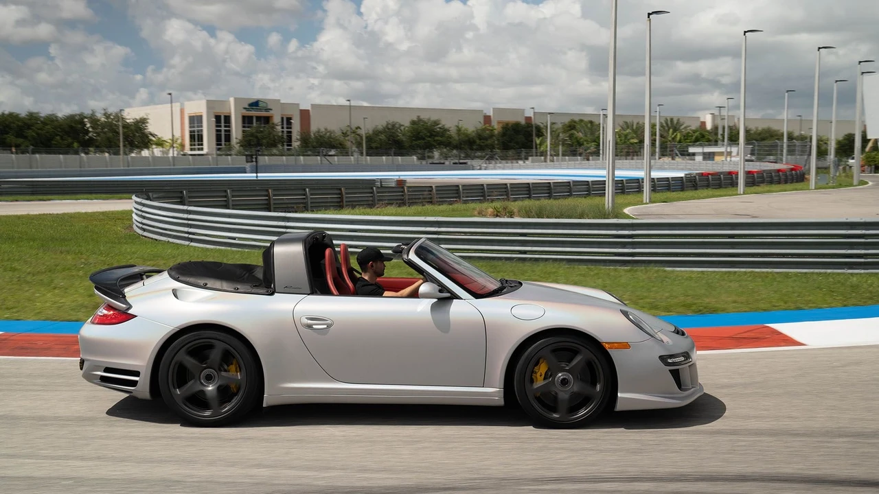 2011 RUF - Image 19 of 31