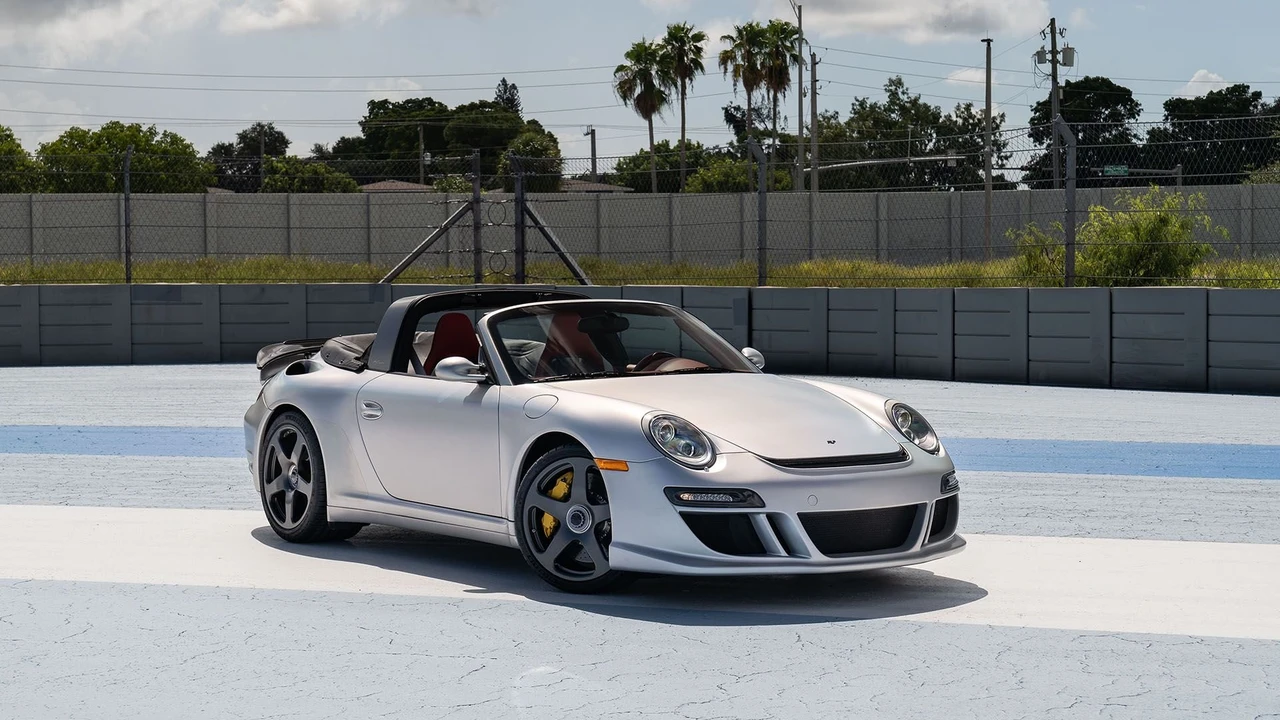 2011 RUF - Image 26 of 31