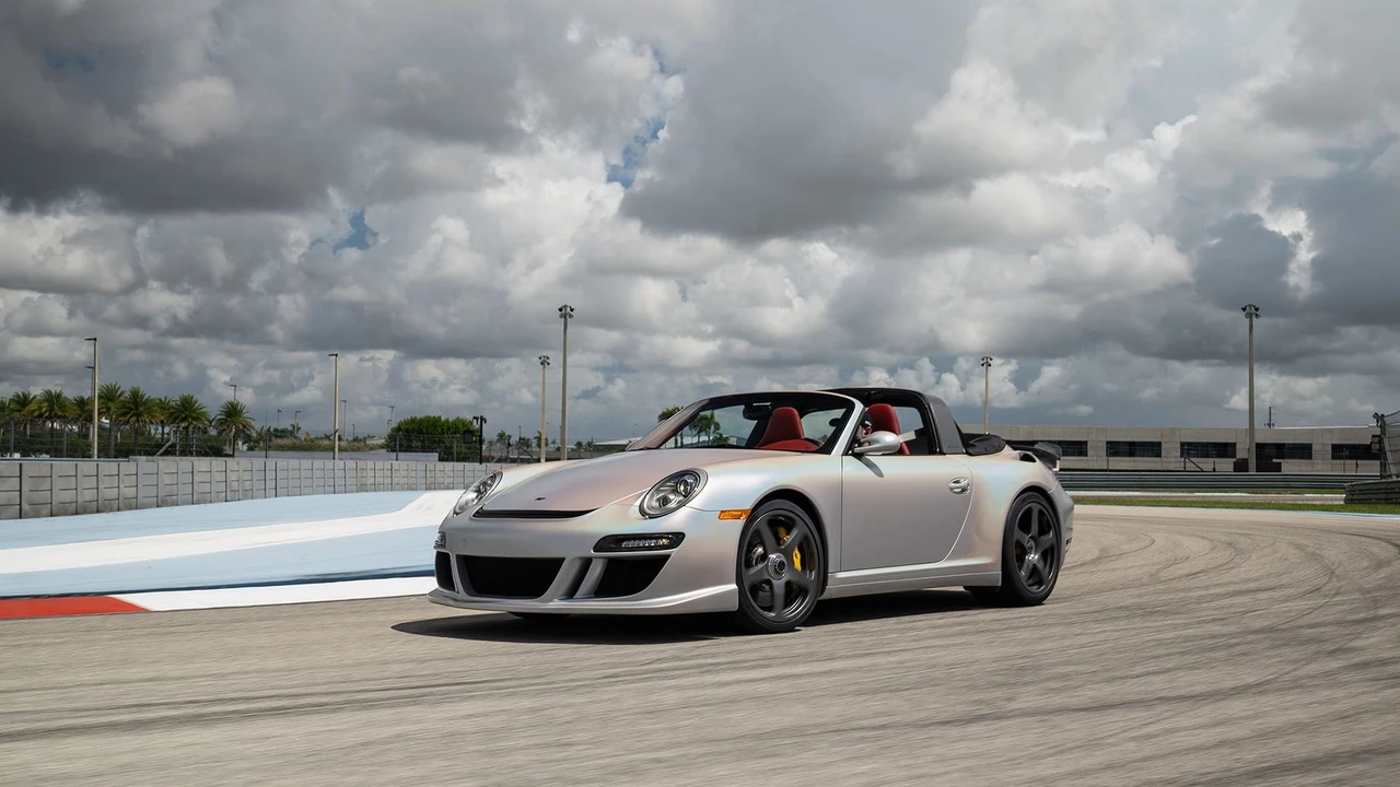 2011 RUF - Image 14 of 31