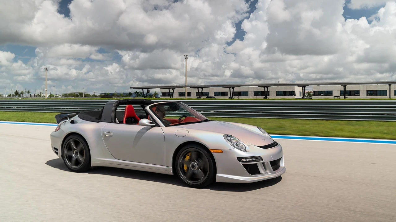 2011 RUF - Image 10 of 31