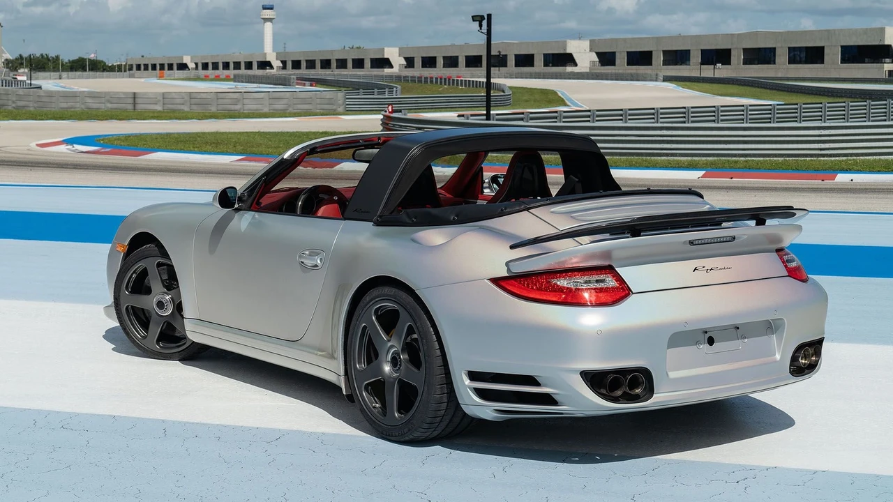 2011 RUF - Image 28 of 31