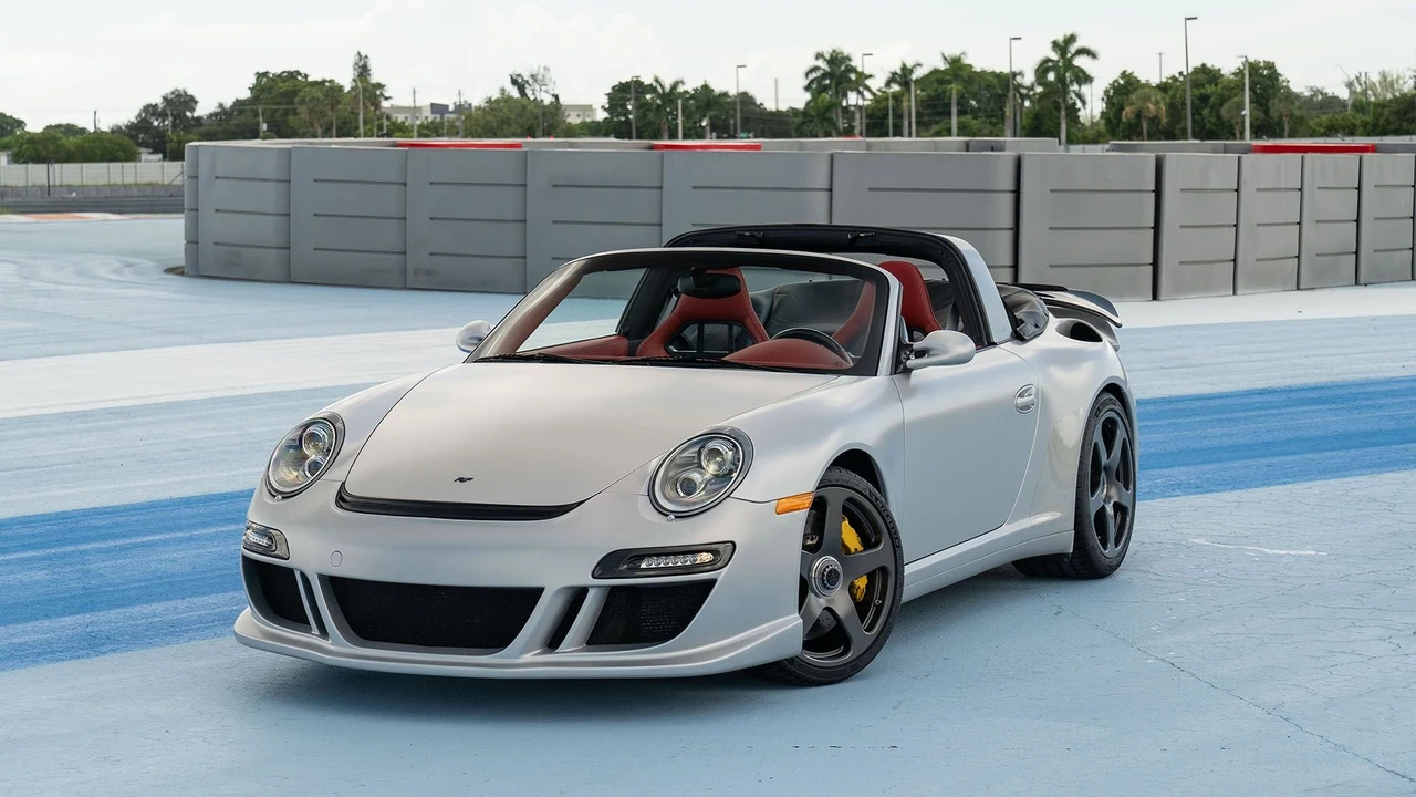 2011 RUF - Image 24 of 31
