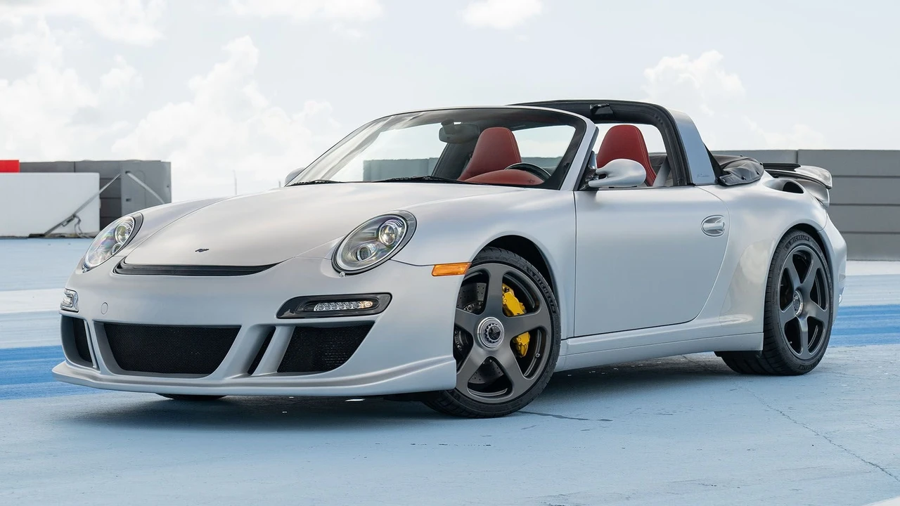 2011 RUF - Image 2 of 31