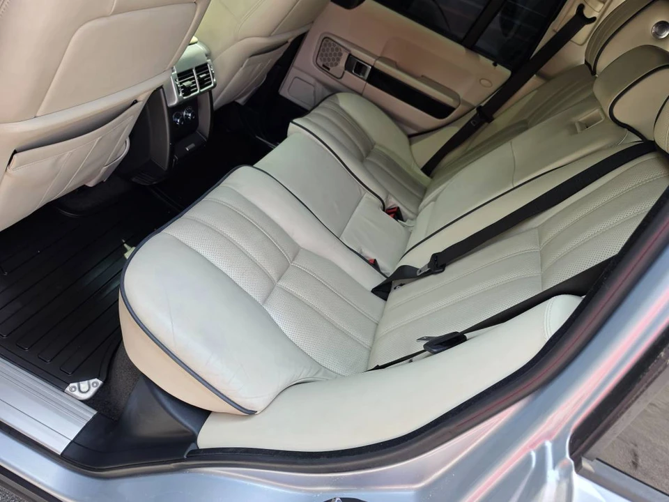2011 Land Rover Range Rover L322 - Image 19 of 20