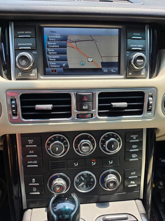 2011 Land Rover Range Rover L322 - Image 9 of 20