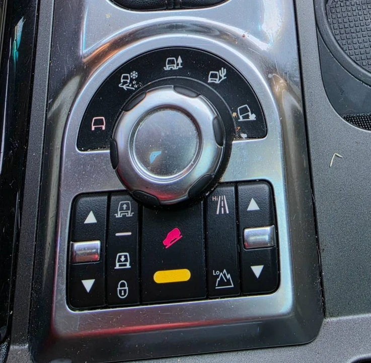 2011 Land Rover Range Rover L322 - Image 10 of 20
