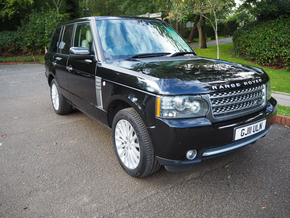 2011 Land Rover Range Rover L322 - Image 3 of 31