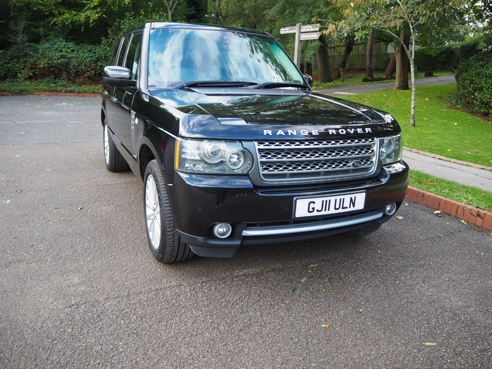 2011 Land Rover Range Rover L322 - Image 2 of 31