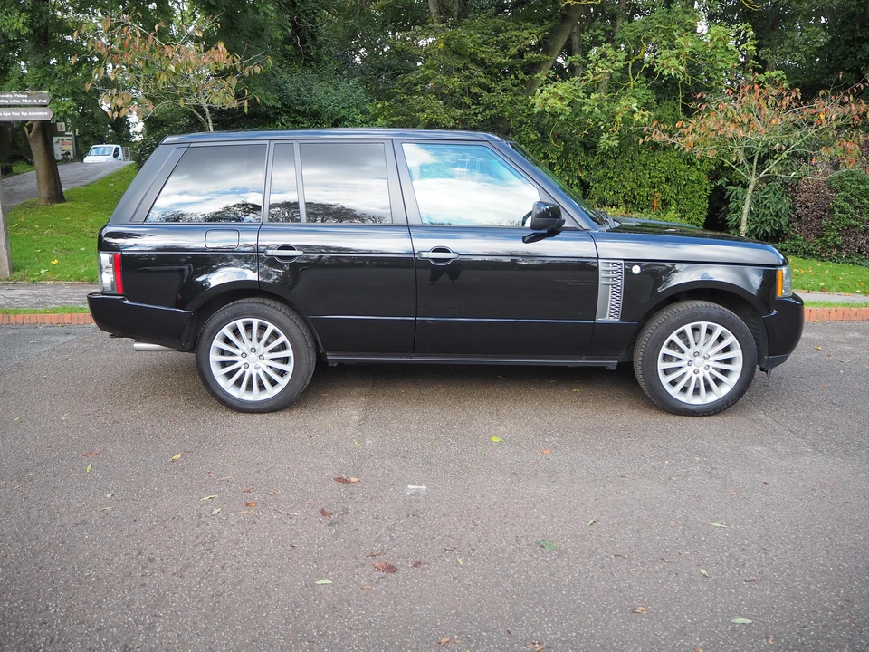 2011 Land Rover Range Rover L322 - Image 6 of 31