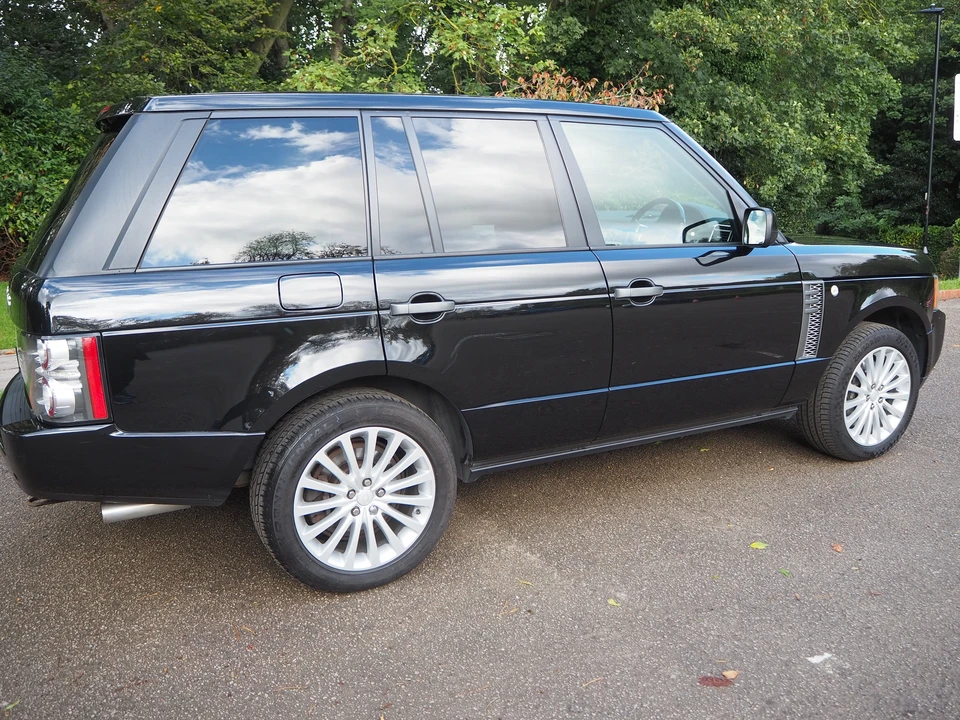 2011 Land Rover Range Rover L322 - Image 7 of 31