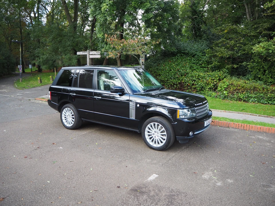 2011 Land Rover Range Rover L322 - Image 20 of 31