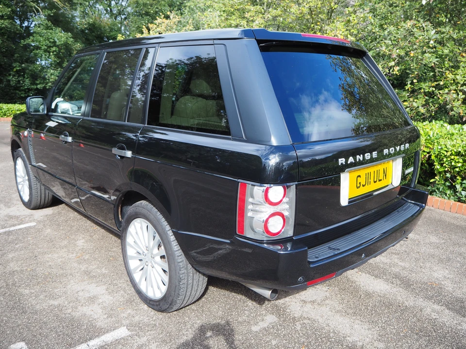 2011 Land Rover Range Rover L322 - Image 10 of 31