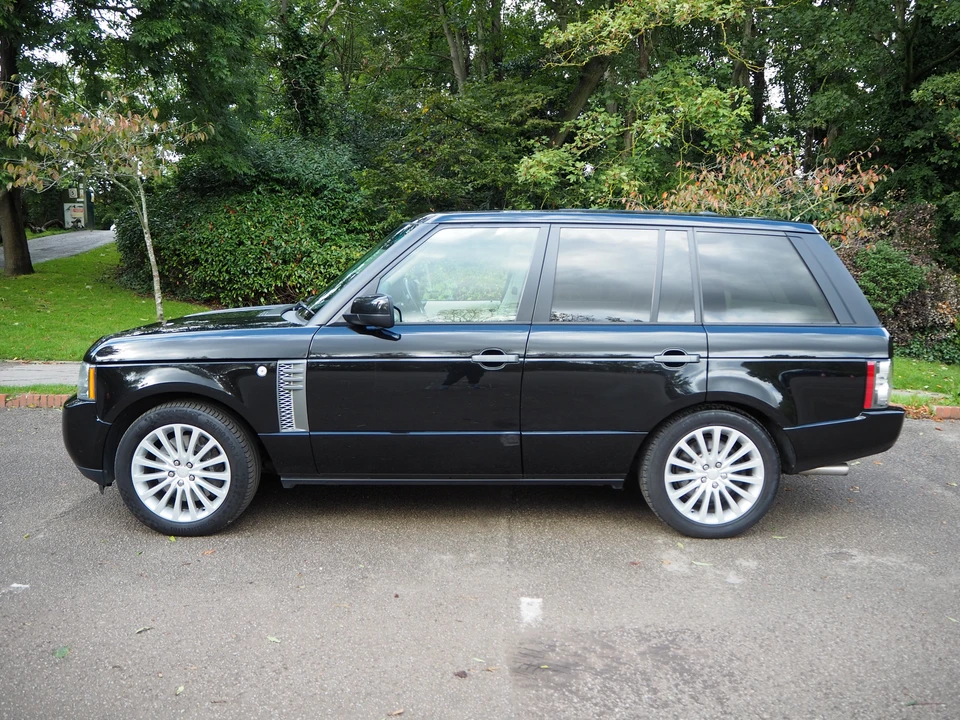2011 Land Rover Range Rover L322 - Image 13 of 31