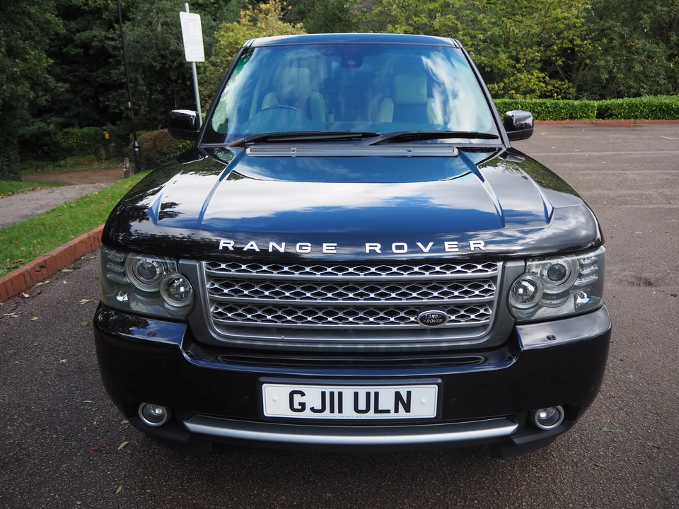 2011 Land Rover Range Rover L322 - Image 16 of 31