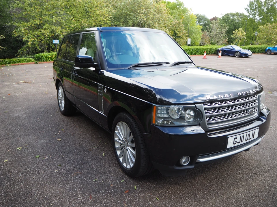 2011 Land Rover Range Rover L322 - Image 17 of 31