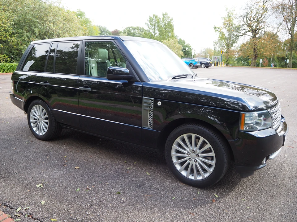 2011 Land Rover Range Rover L322 - Image 18 of 31