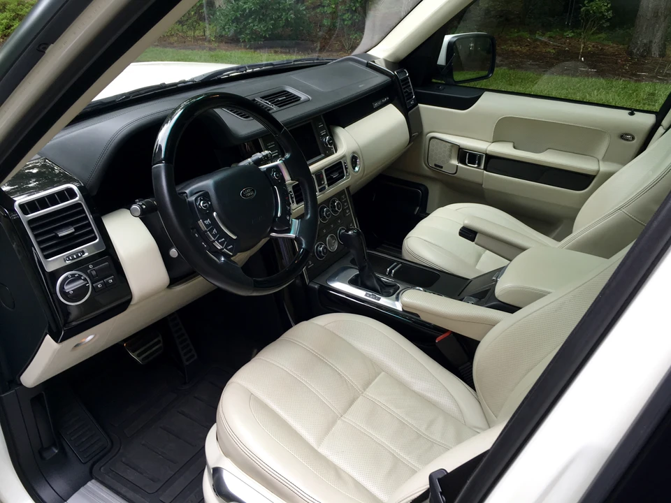 2011 Land Rover Range Rover L322 - Image 3 of 8