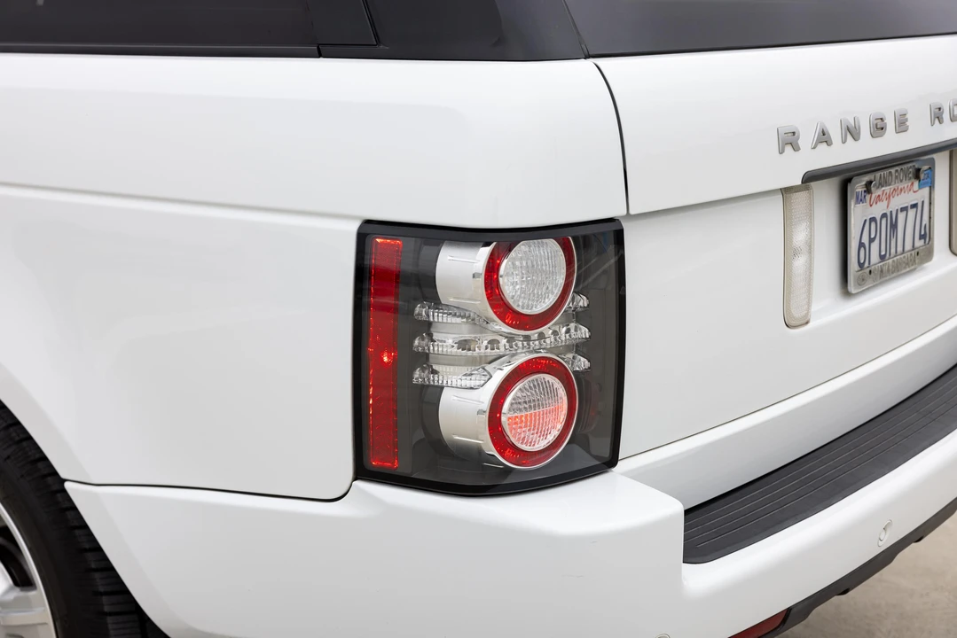 2011 Land Rover Range Rover L322 - Image 20 of 31