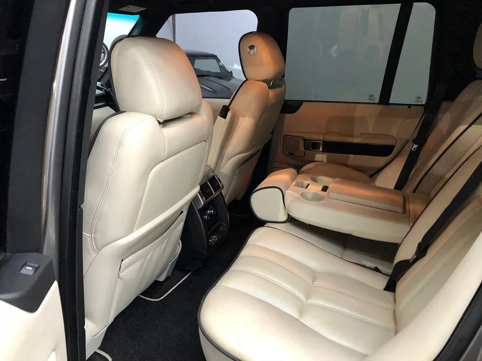 2011 Land Rover Range Rover L322 - Image 5 of 8