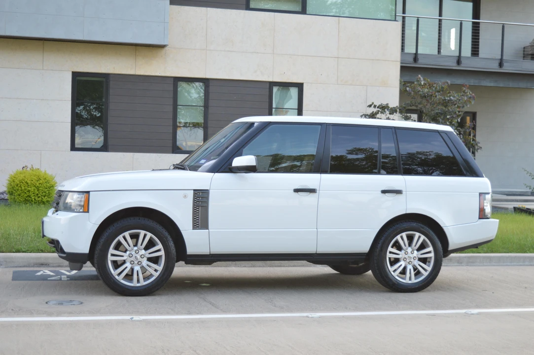2011 Land Rover Range Rover L322 - Image 14 of 30