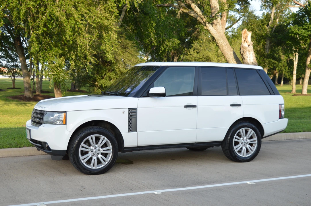 2011 Land Rover Range Rover L322 - Image 13 of 30