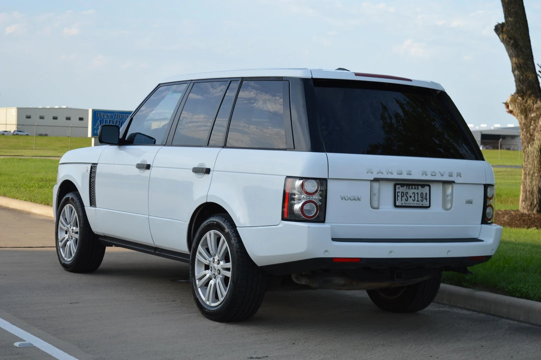 2011 Land Rover Range Rover L322 - Image 19 of 30
