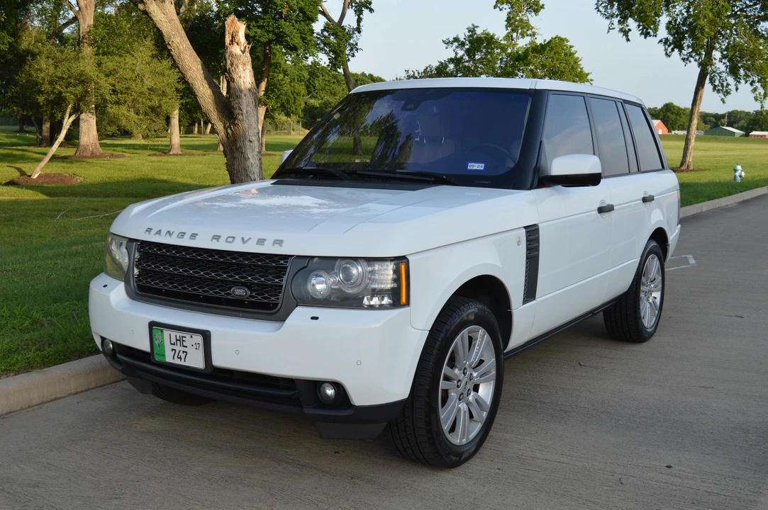 2011 Land Rover Range Rover L322 - Image 9 of 30