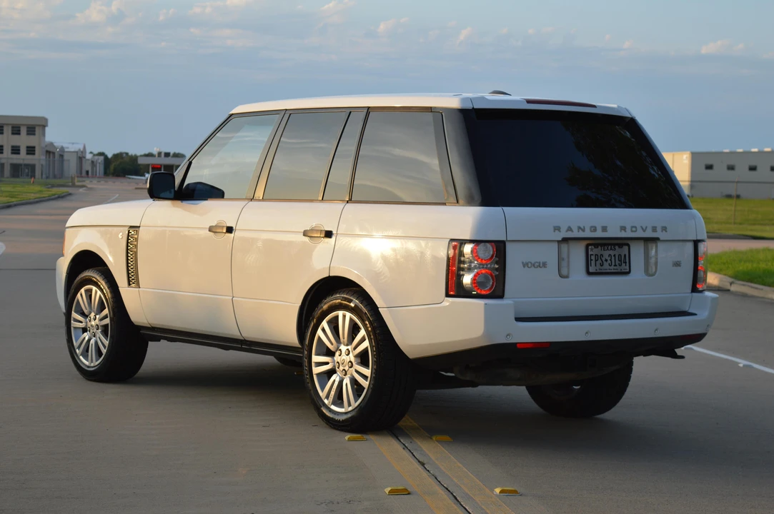 2011 Land Rover Range Rover L322 - Image 18 of 30