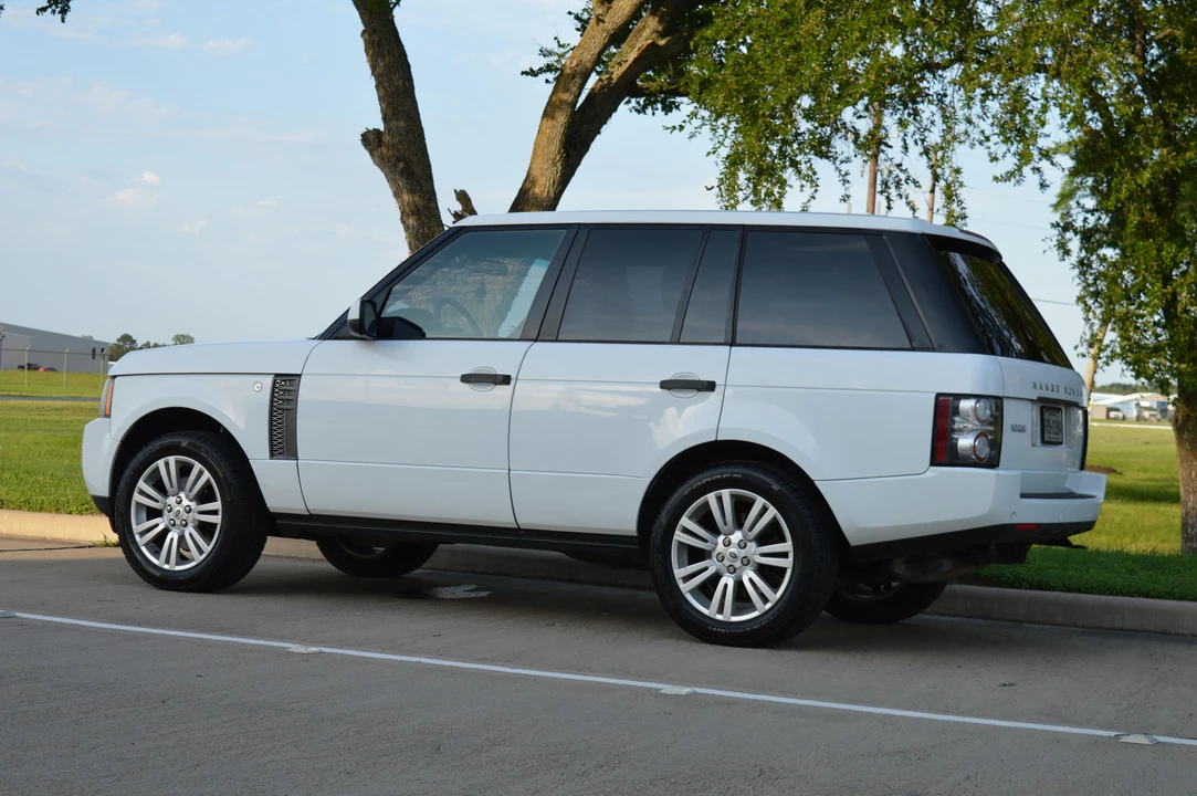 2011 Land Rover Range Rover L322 - Image 16 of 30