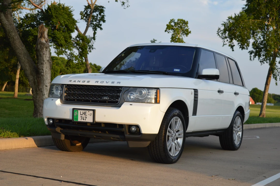 2011 Land Rover Range Rover L322 - Image 10 of 30