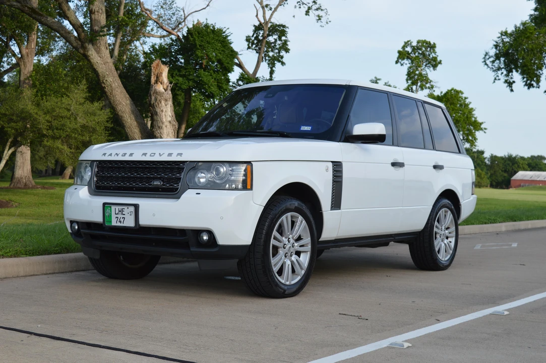 2011 Land Rover Range Rover L322 - Image 11 of 30