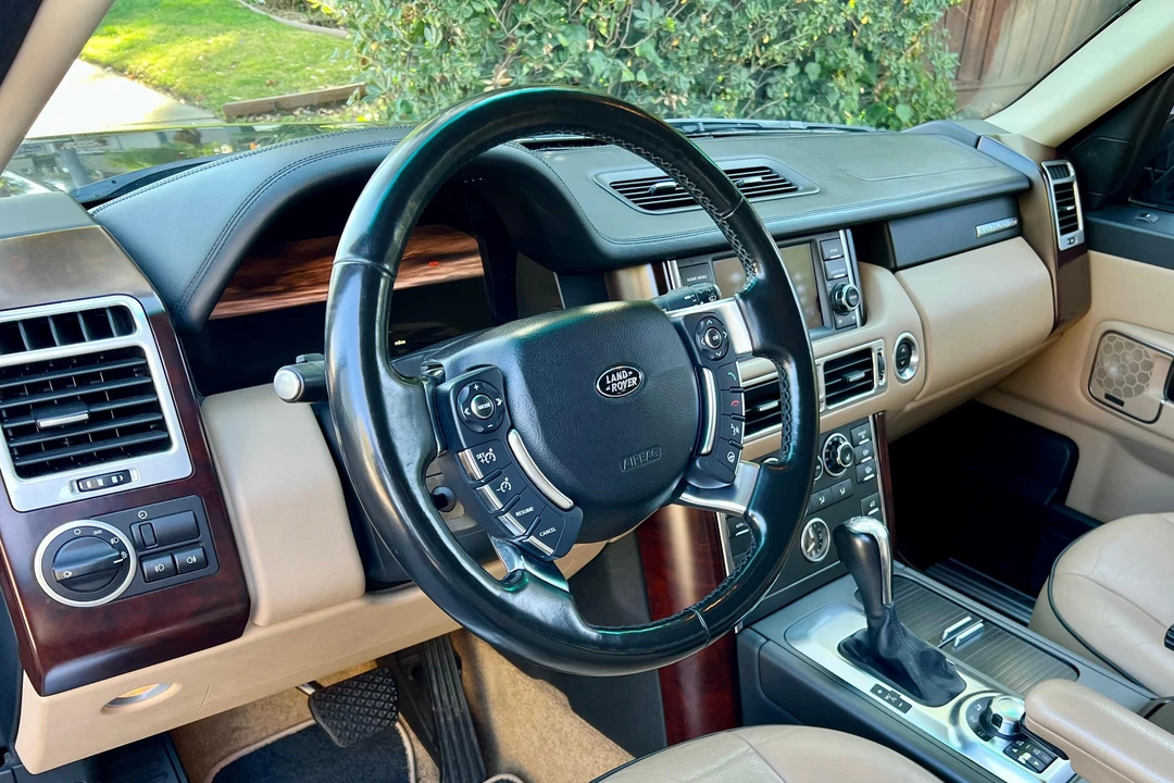 2011 Land Rover Range Rover L322 - Image 24 of 31