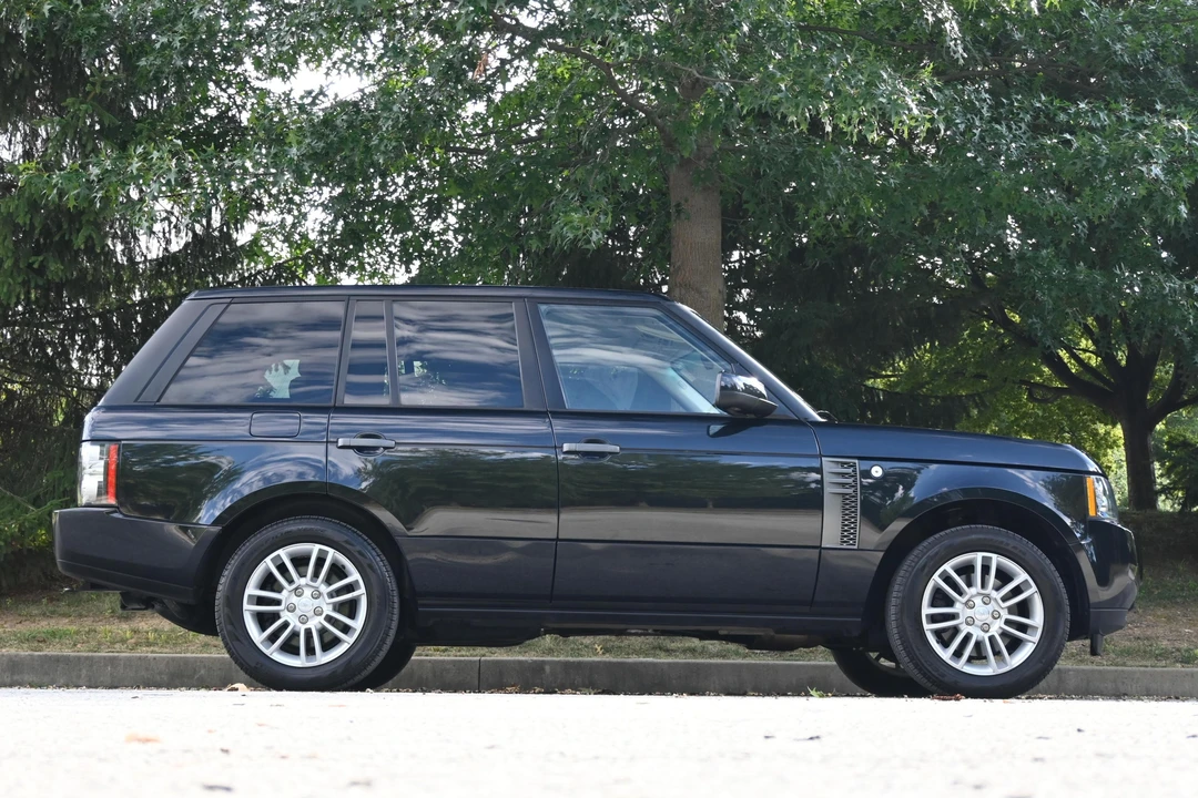 2011 Land Rover Range Rover L322 - Image 3 of 31
