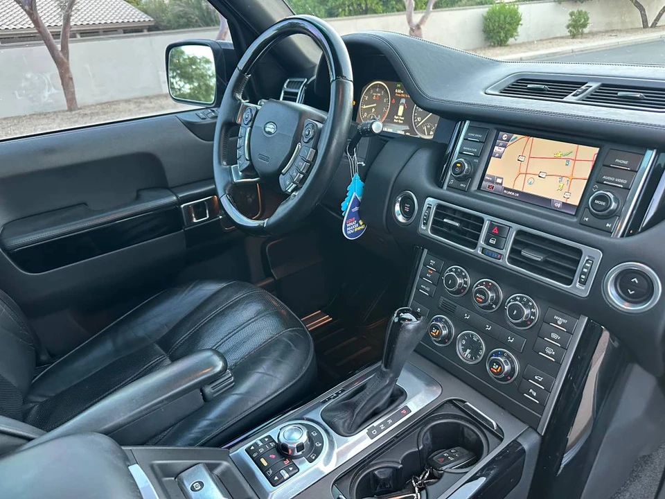 2011 Land Rover Range Rover L322 - Image 12 of 24