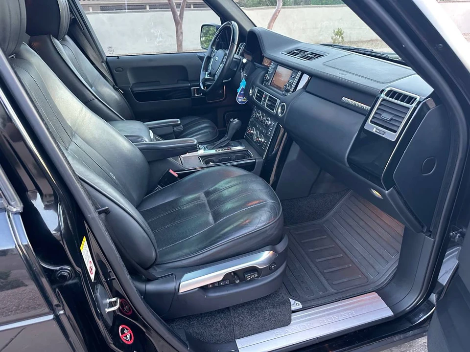 2011 Land Rover Range Rover L322 - Image 19 of 24