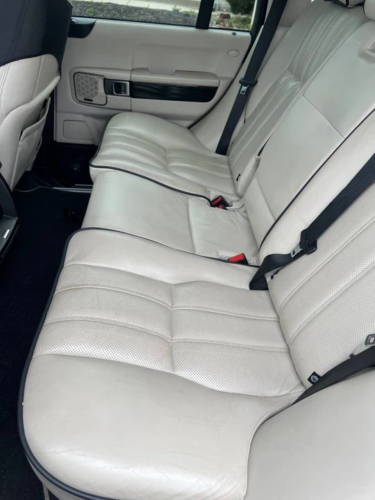 2011 Land Rover Range Rover L322 - Image 10 of 12