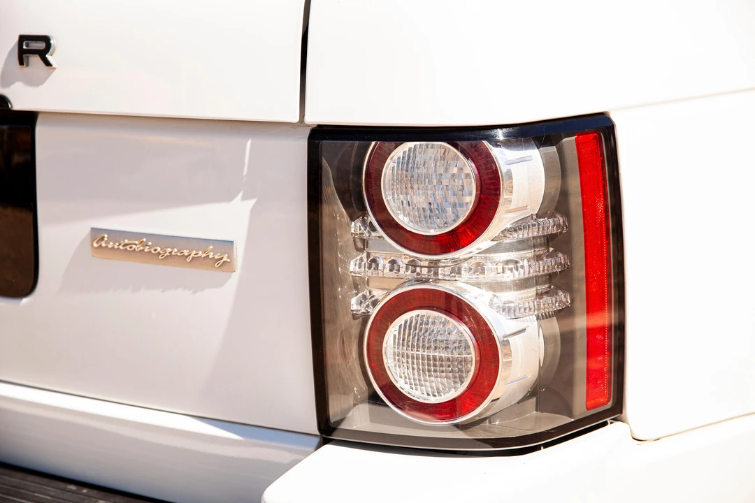 2011 Land Rover Range Rover L322 - Image 17 of 24