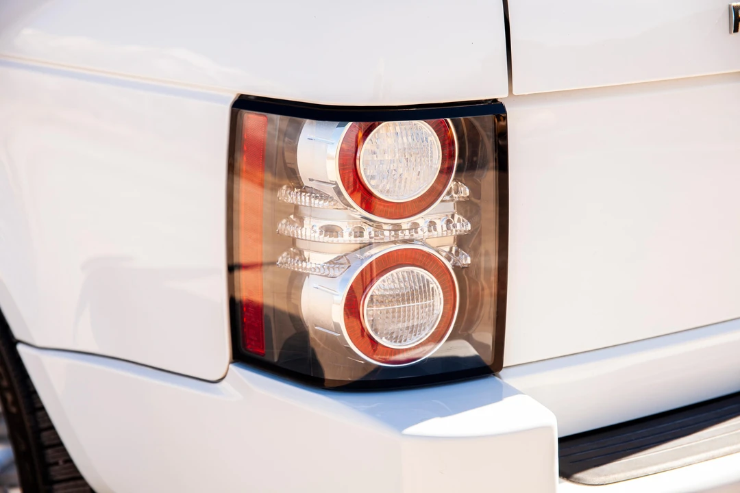 2011 Land Rover Range Rover L322 - Image 16 of 24
