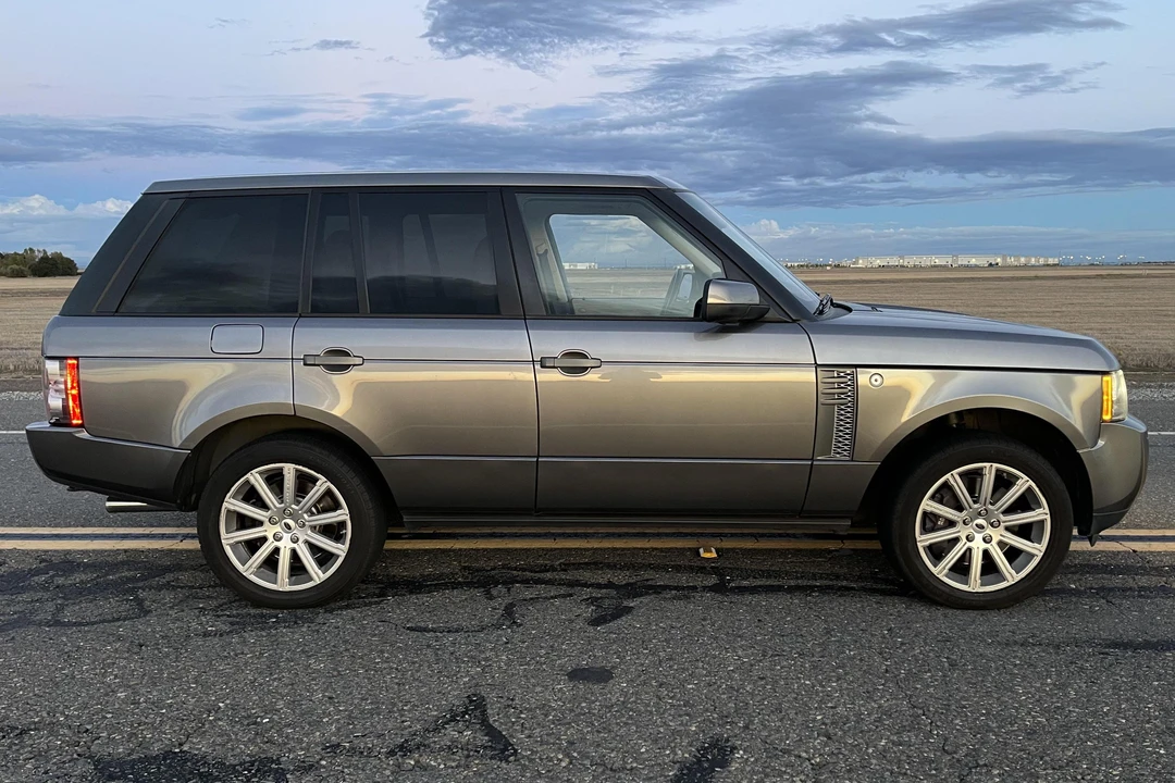 2011 Land Rover Range Rover L322 - Image 3 of 31