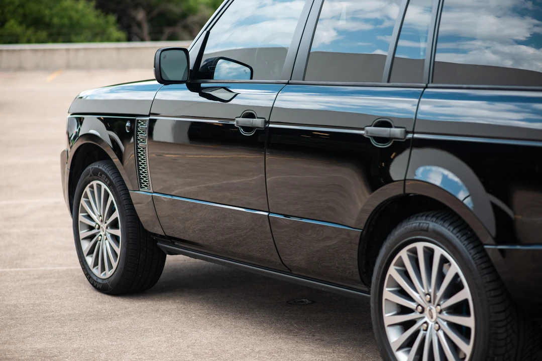 2011 Land Rover Range Rover L322 - Image 19 of 31