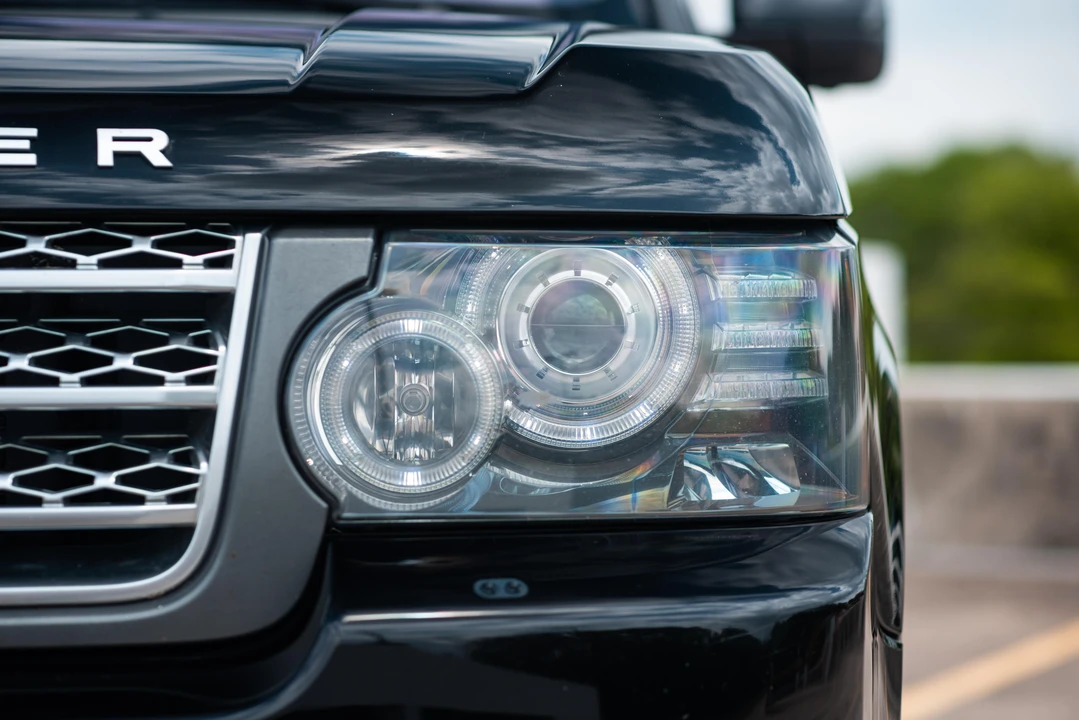 2011 Land Rover Range Rover L322 - Image 12 of 31
