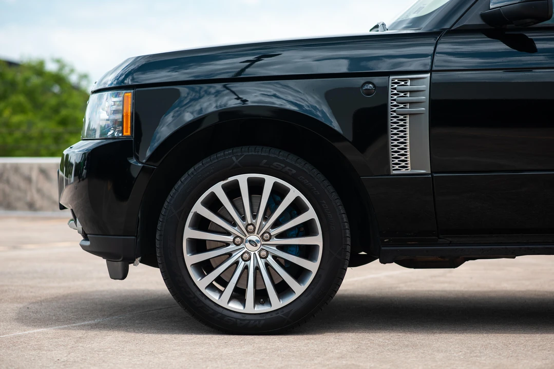 2011 Land Rover Range Rover L322 - Image 14 of 31