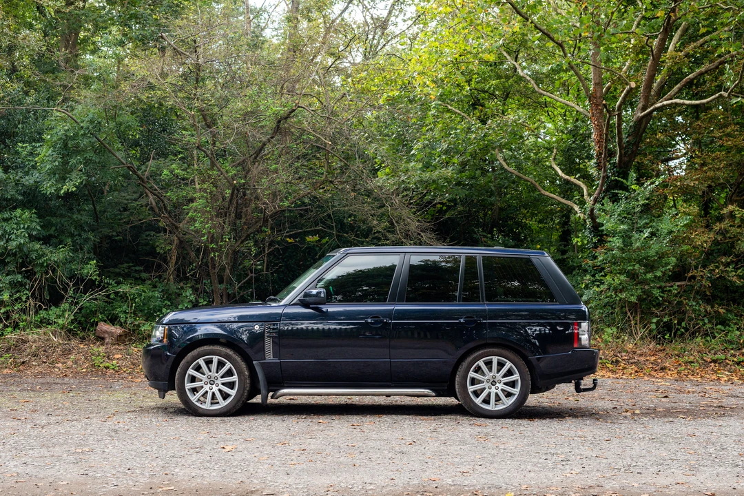 2011 Land Rover Range Rover L322 - Image 12 of 31
