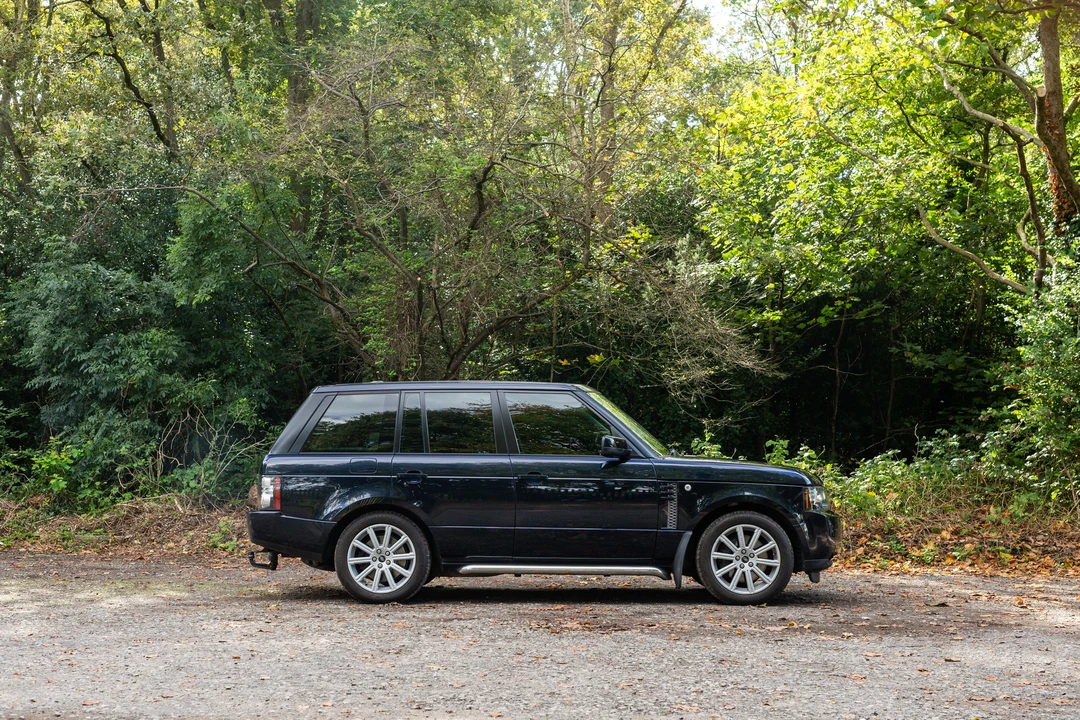 2011 Land Rover Range Rover L322 - Image 8 of 31