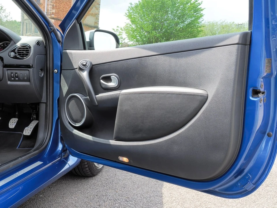 2011 Renault Clio 3rd Gen - Image 24 of 31