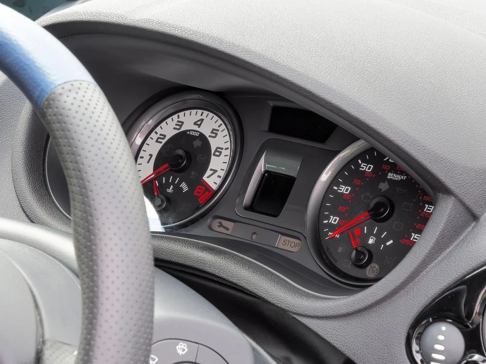 2011 Renault Clio 3rd Gen - Image 27 of 31